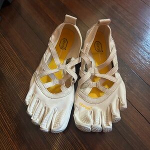 Vibram Five Fingers Alitza Loop Beige
